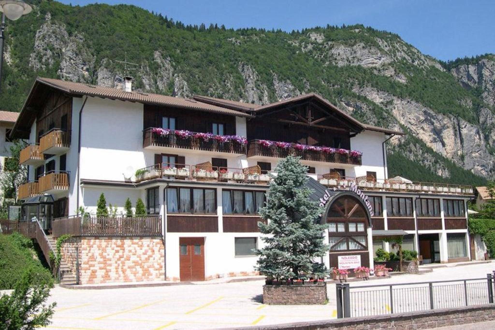 Hotel Montana Fai Della Paganella Esterno foto