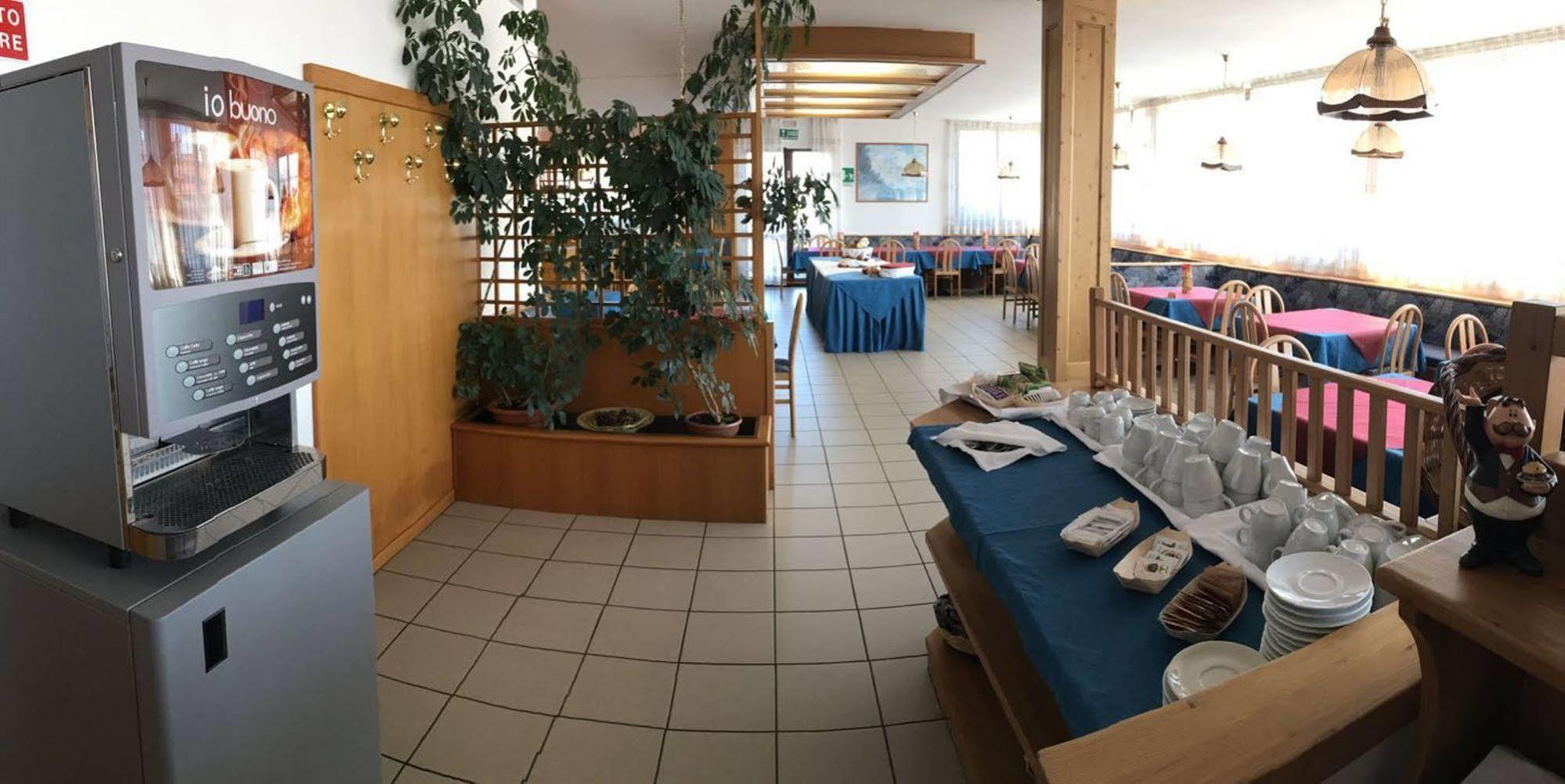 Hotel Montana Fai Della Paganella Esterno foto