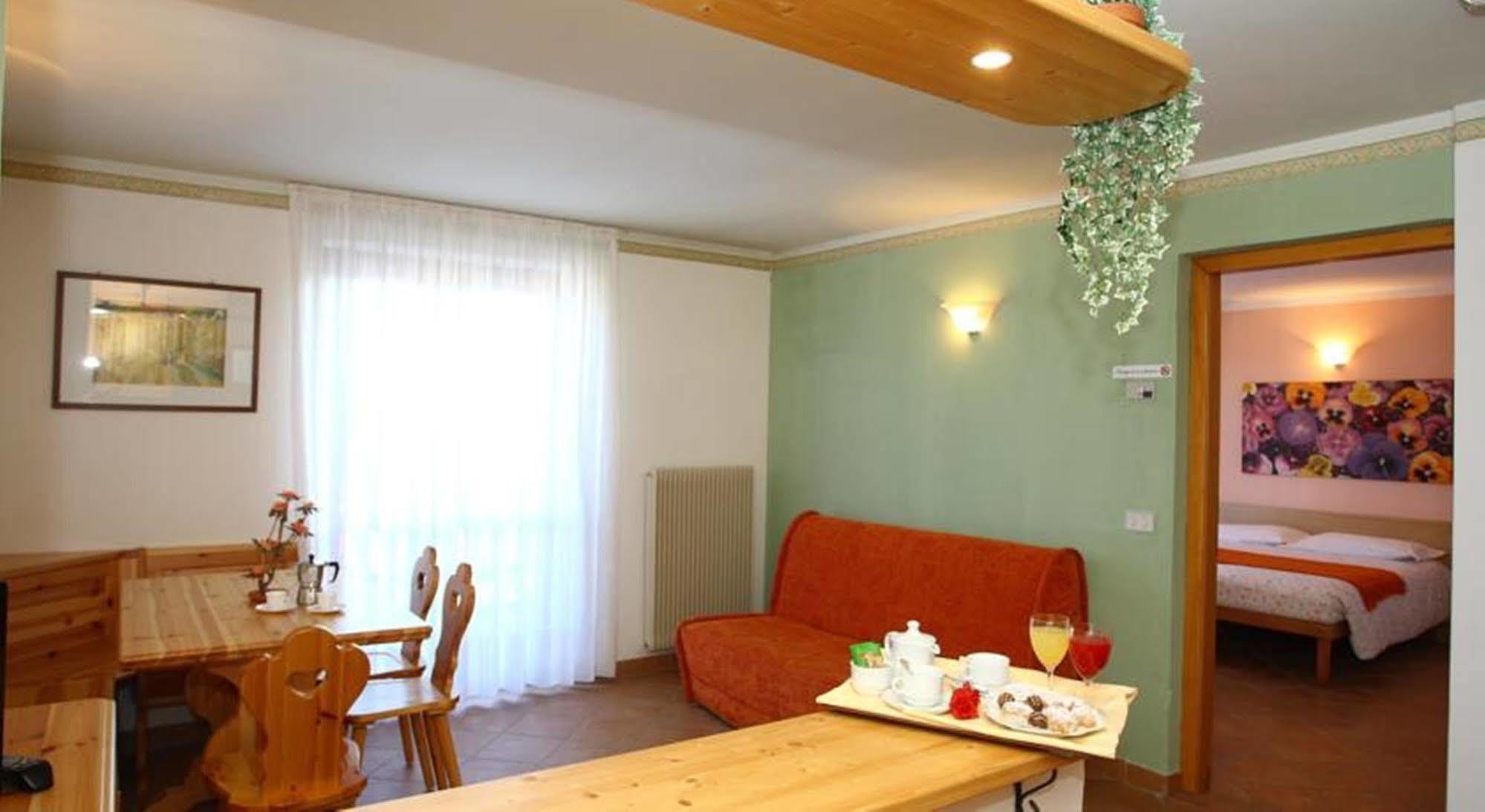 Hotel Montana Fai Della Paganella Esterno foto