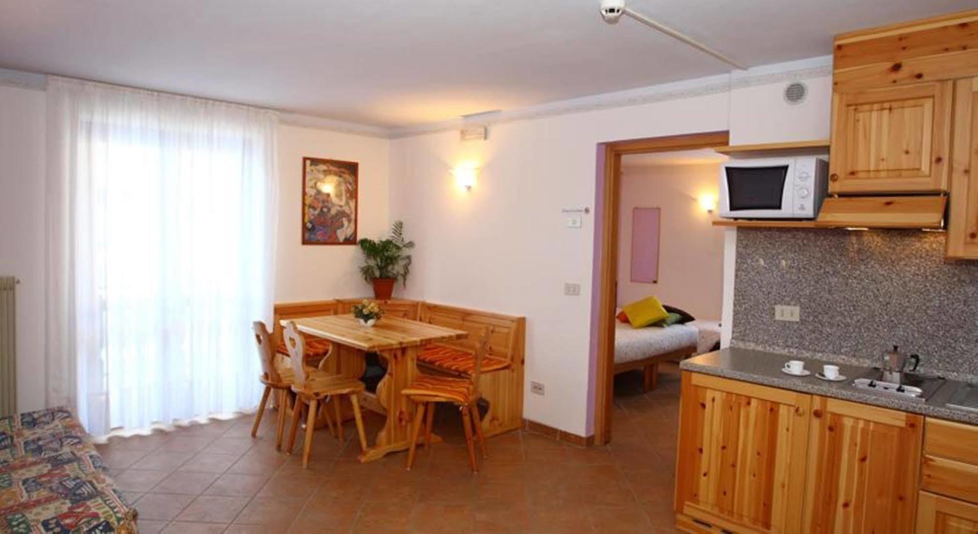 Hotel Montana Fai Della Paganella Esterno foto