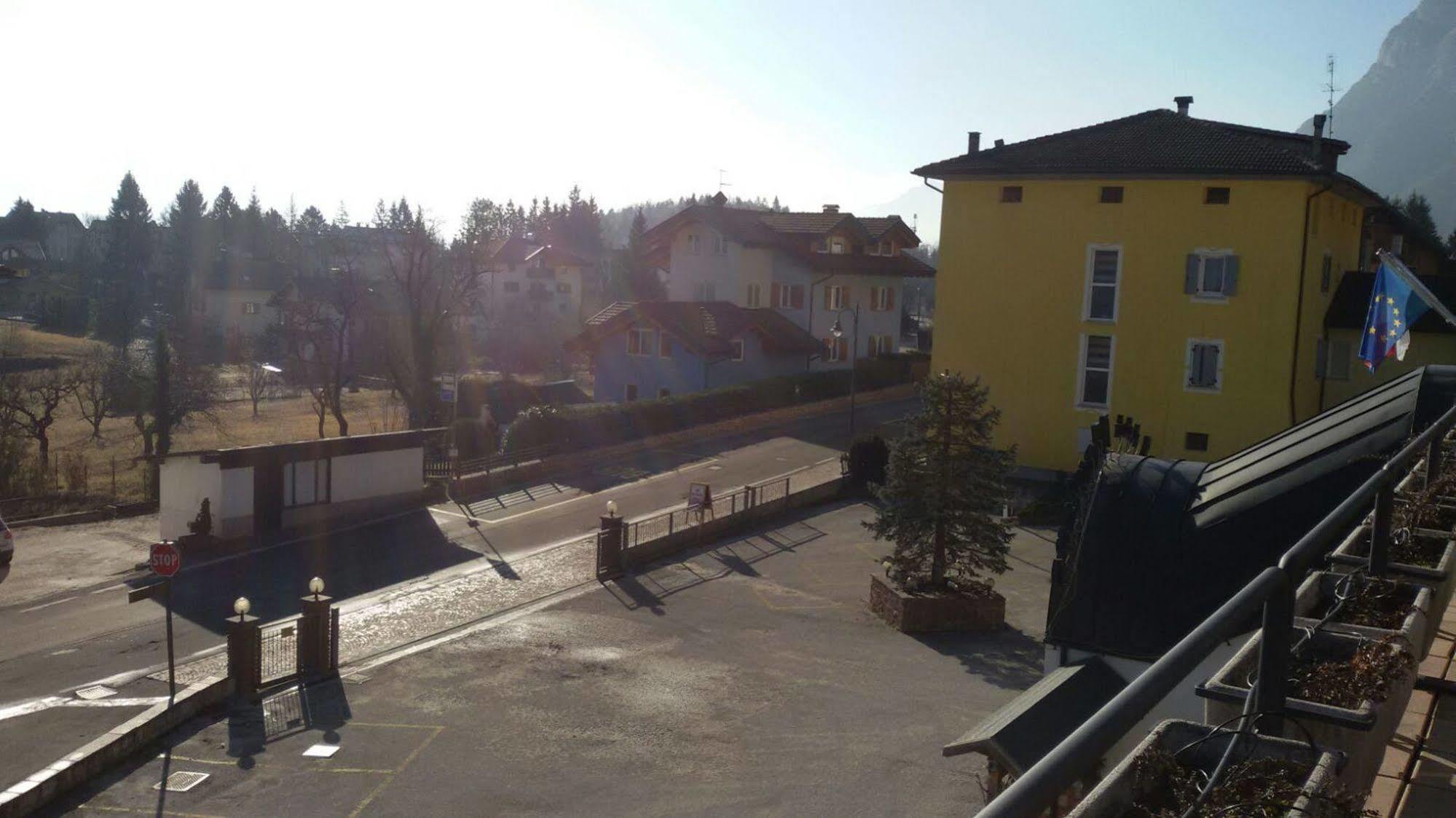 Hotel Montana Fai Della Paganella Esterno foto