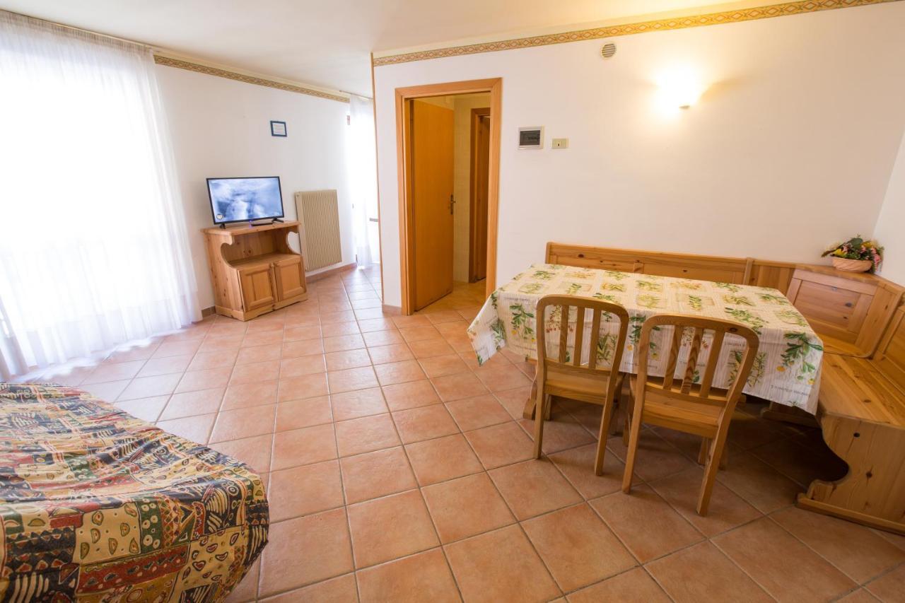 Hotel Montana Fai Della Paganella Esterno foto